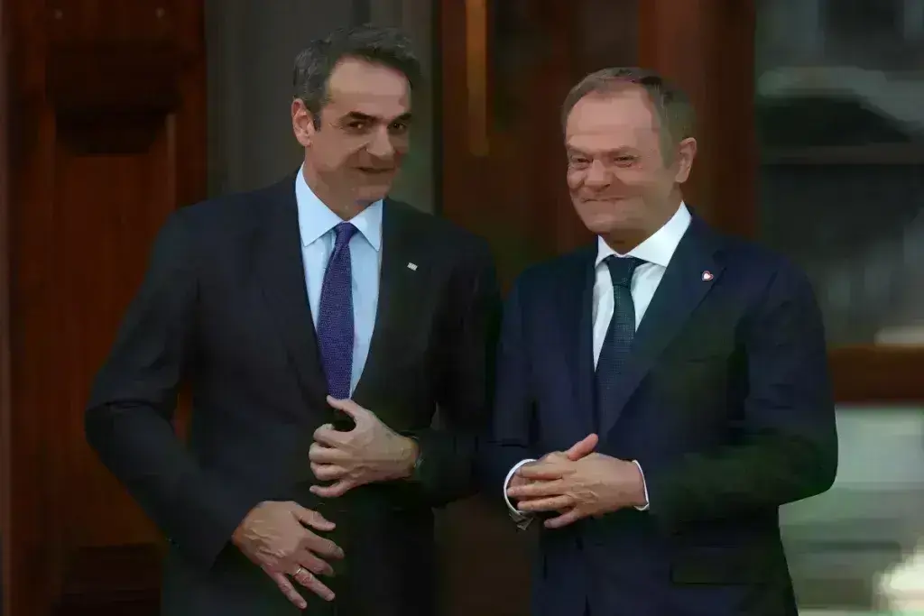 Bloomberg: Επιστολή Μητσοτάκη και Τουσκ στην Ούρσουλα φον ντερ Λάιεν για τη δημιουργία ευρωπαϊκής αν