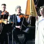 Νάνα Μούσχουρη: Αποσύρεται η σπουδαία ερμηνεύτρια – «Δεν μπορώ να παριστάνω πως είμαι νέα»