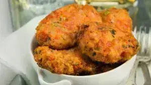 Ντοματοκεφτέδες Σαντορίνης