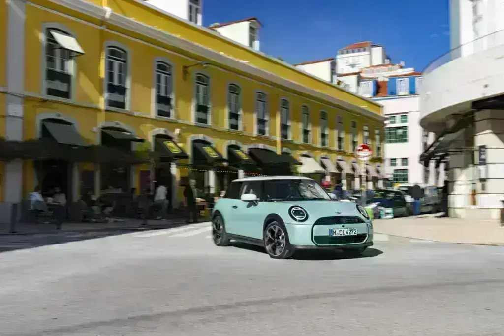 Η γκάμα του Mini Cooper S ενισχύεται με την έκδοση Classic