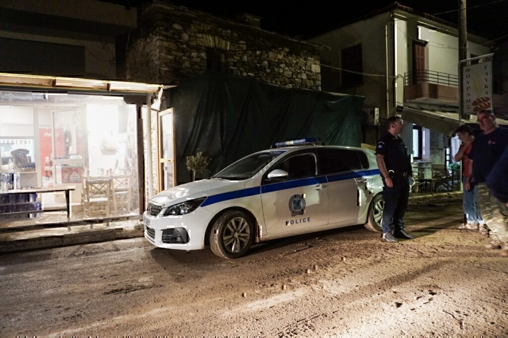 Κόρινθος: 12 συλλήψεις σε οικισμό έκανε η ΕΛ.ΑΣ. – Τα αδικήματα