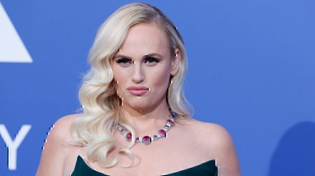 Rebel Wilson: Αποκαλύπτει πως έχασε την παρθενιά της στα 35 της και από ποιον