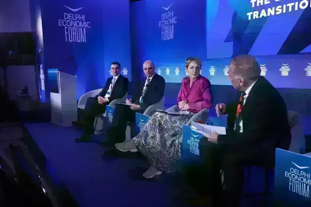 Σδούκου στο Οικονομικό Φόρουμ Δελφών: Θέλω να πιστεύω ότι το 2026 θα γίνουν οι πρώτες γεωτρήσεις υδρ