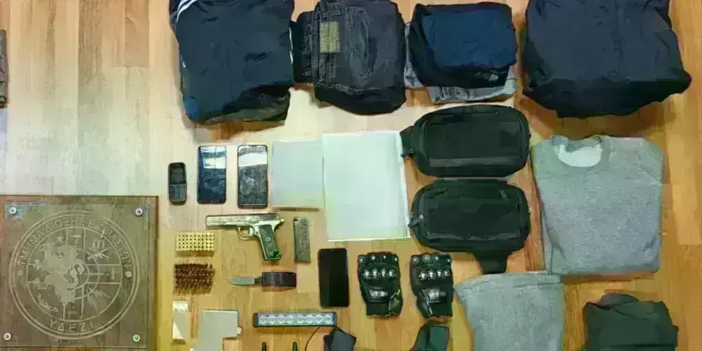 Ανακοίνωση της ΕΛ.ΑΣ. για τις συλλήψεις για την έκρηξη στο βενζινάδικο στον Πειραιά και την κάβα στη