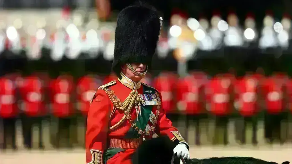 Βασιλιάς Κάρολος: Θέλει να συμμετάσχει στο Trooping The Color – Τι σημαίνει αυτό για την υγεία