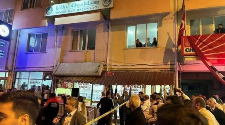 Τουρκία: Τραγωδία σε πανηγυρισμούς- Κατέρρευσε μπαλκόνι- Ένας νεκρός [βίντεο]