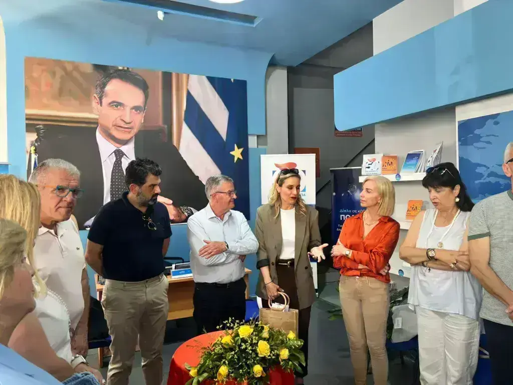 Ελεονώρα Μελέτη: «Το όνειρό μου ήταν πάντα ένα μοβ ποδήλατο» – Η παρουσίαση του βιβλίου της στ
