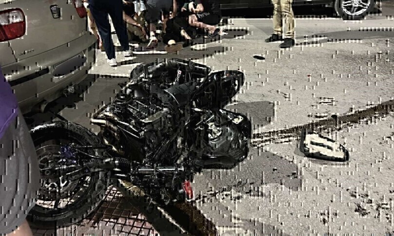 Τροχαίο στη Λάρισα: Στο νοσοκομείο δύο 23χρονοι μετά τη σύγκρουση Ι.Χ με μοτοσικλέτα