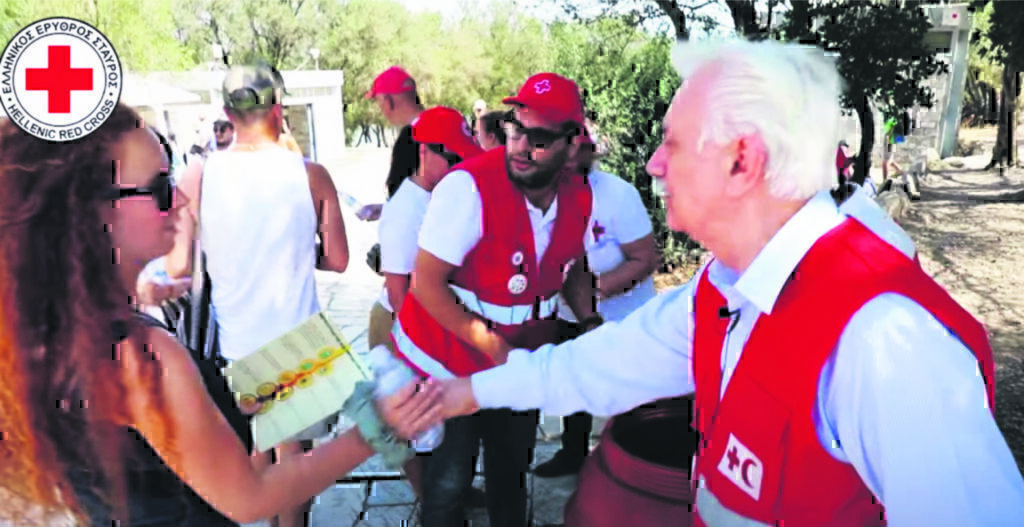 «Ψυχή του Ερυθρού Σταυρού οι εθελοντές» – Τι λέει στον ΕΤ ο πρόεδρος του Ερυθρού Σταυρού