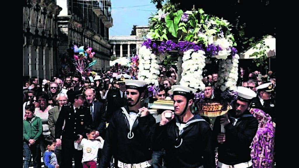 Ω γλυκύ μου έαρ, γλυκύτατό μου τέκνον – Οι επιτάφιοι σε όλη την Ελλάδα