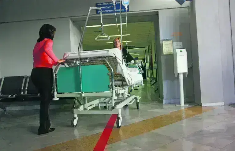 Σύμφωνα με τα στοιχεία της έκθεσης για το 2023, οι 3 στους 10 δεν μπορούν να επικοινωνήσουν με τις υπηρεσίες Υγείας.