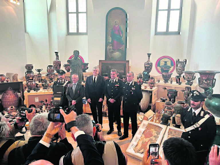Μάθιου Μπογδάνος: Ποιος είναι ο Έλληνας Ιντιάνα Τζόουνς