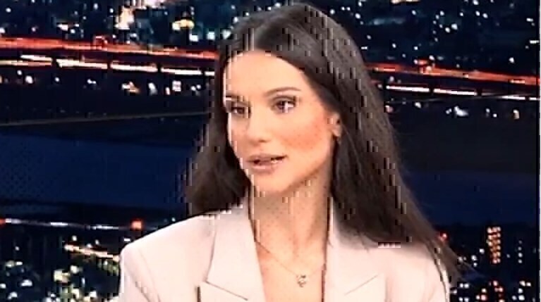 Το τερμάτισαν στον ΣΥΡΙΖΑ: «Ο Κασσελάκης θα φτιάξει μεσαία τάξη με μισθούς 4.000 ευρώ τον μήνα», υπόσχεται η Ιφιγένεια Μουμτζή