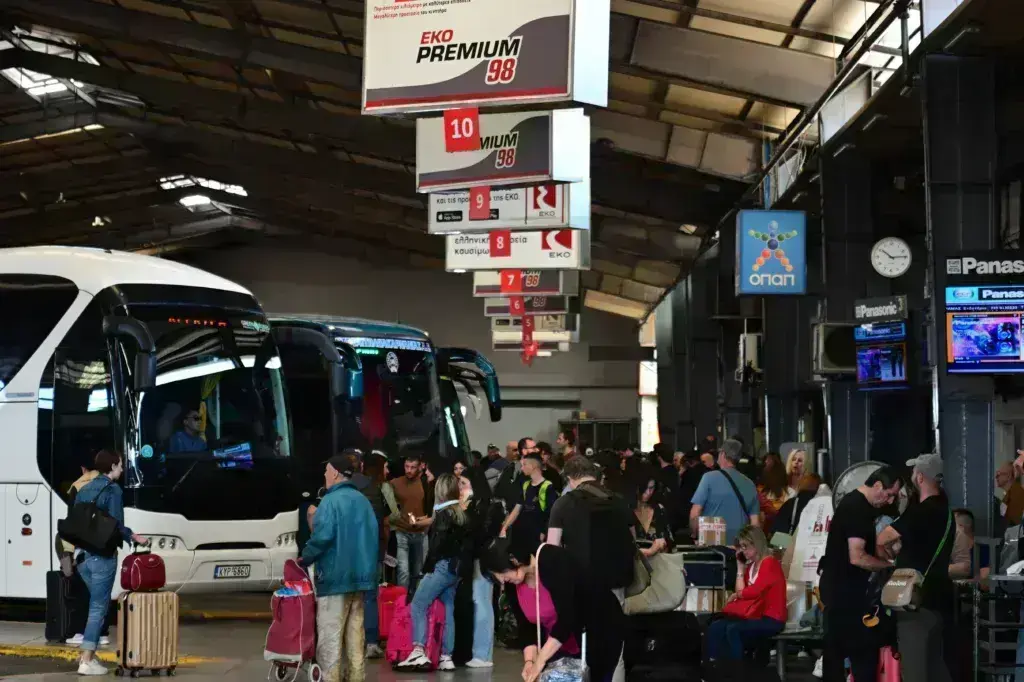 Έξοδος Πάσχα: Αυξημένη κατά 20% η κίνηση στους σταθμούς ΚΤΕΛ Κηφισού και Λιοσίων