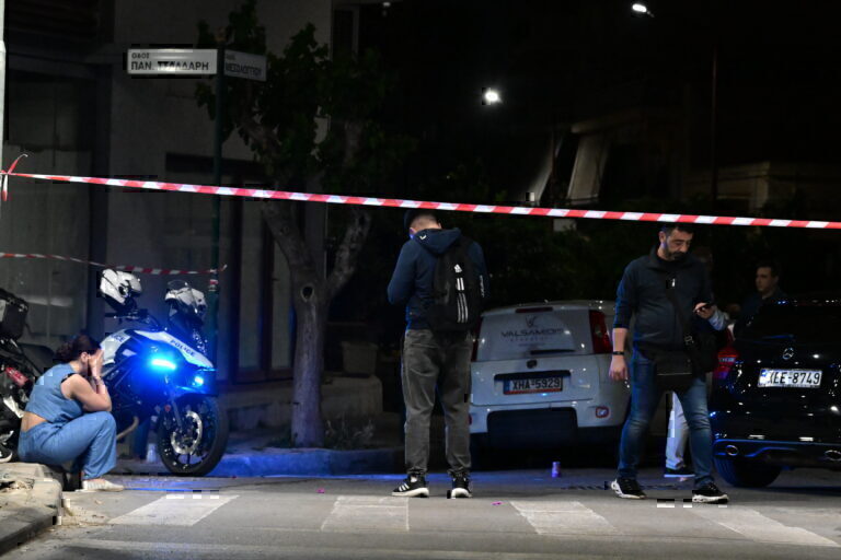 Βύρωνας: Πως έγινε η μαφιόζικη επίθεση με θύμα έναν 32χρονο – Τα είδε όλα ο γιος του που έπαιζε στην παιδική χαρά