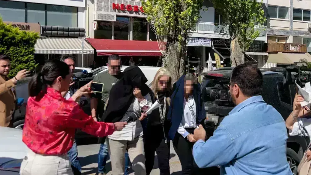 Xαλκίδα: Bίλες, πισίνες και χλιδή για τους εφοριακούς-εκβιαστές – Στη φυλακή η διευθύντρια της