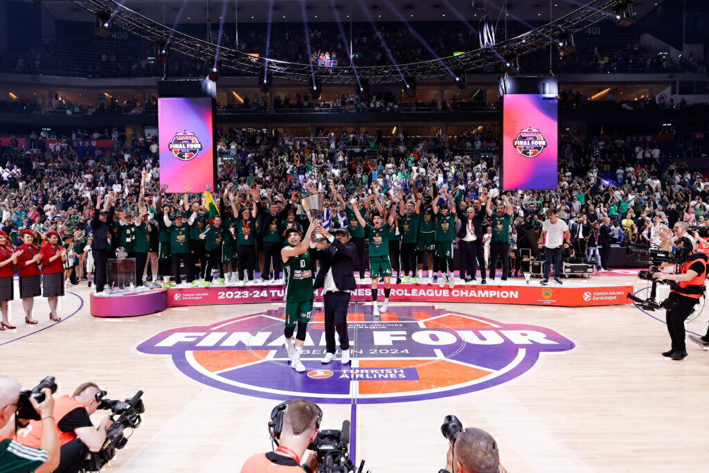 Final Four Ευρωλίγκα: Αταμάν και Σλούκας σήκωσαν το έβδομο για τους πράσινους