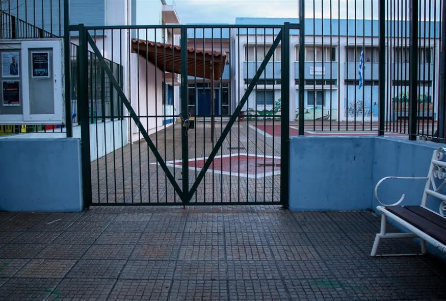 Κηφισιά: Εκτός κινδύνου ο 9χρονος που τον καταπλάκωσε καγκελόπορτα σε δημοτικο σχολείο