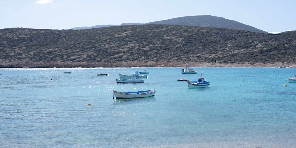 Le Monde: Καταπέλτης για την Ελλάδα- «Εγκαταλελειμμένοι οι κάτοικοι στην Αμοργό»