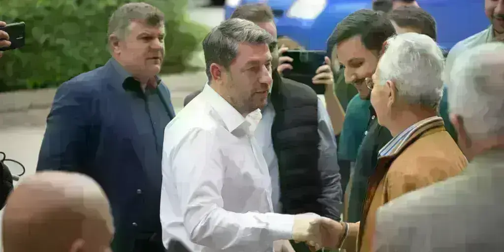 Ο Ανδρουλάκης τρολάρει Κασσελάκη: Δεν κοιμήθηκα όλο το βράδυ από τη στενοχώρια μου που δεν θα με πάρει τηλέφωνο