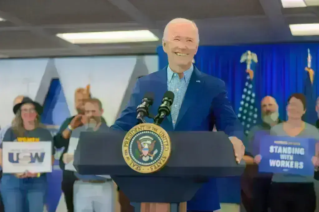 Επίσημο: Ο Biden «τσακίζει» τα κινέζικα ηλεκτρικά αυτοκίνητα
