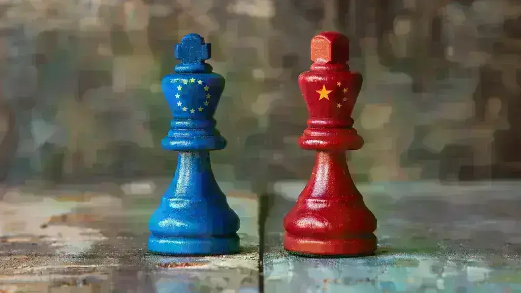 Γενίκευση εμπορικού πολέμου, η ΕΕ επιβάλει πρόσθετους δασμούς στα ηλεκτρικά από Κίνα