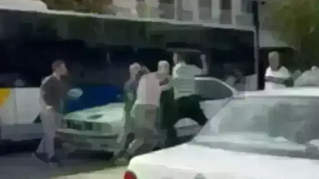Αιγάλεω: Σοκάρει η περιγραφή της 43χρονης που ξυλοκοπήθηκε – «Μπήκε στο αμάξι και ήθελε να πατ