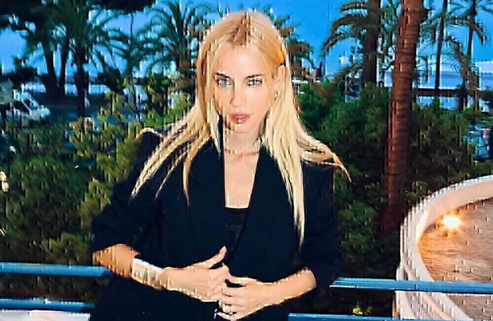 Η Δούκισσα Νομικού είναι αληθινή star – Στις Κάννες με εντυπωσιακό look