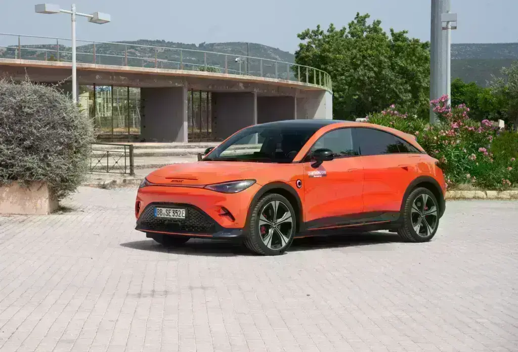 Ξεχάστε ό,τι ξέρατε για τα Smart: Οδηγούμε τα νέα #1 και #3!