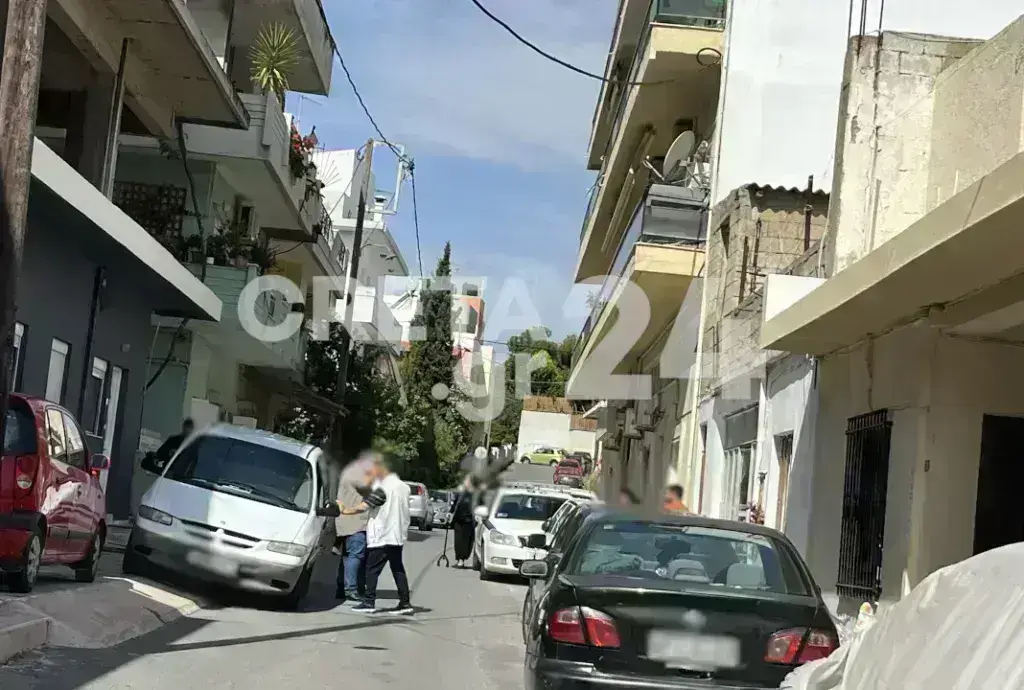 Οικογενειακή τραγωδία: Γυναίκα βρέθηκε νεκρή κοντά στον ανήμπορο σύζυγό της