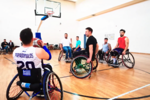 Κασσελάκης: Έπαιξε μπάσκετ με αμαξίδιο