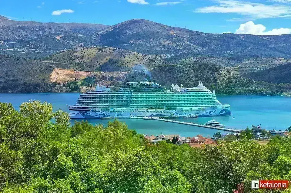 Κεφαλονιά: Στο Αργοστόλι το εντυπωσιακό κρουαζιερόπλοιο Norwegian Viva [εικόνες και βίντεο]