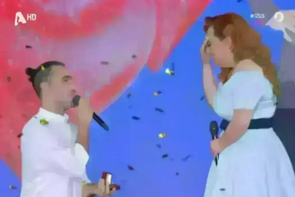J2US: Έκλαιγε όλο το πλατό – Η πρόταση γάμου on air από τον Γιάννη Σεβδικαλή στη Σοφία Κουρτίδ