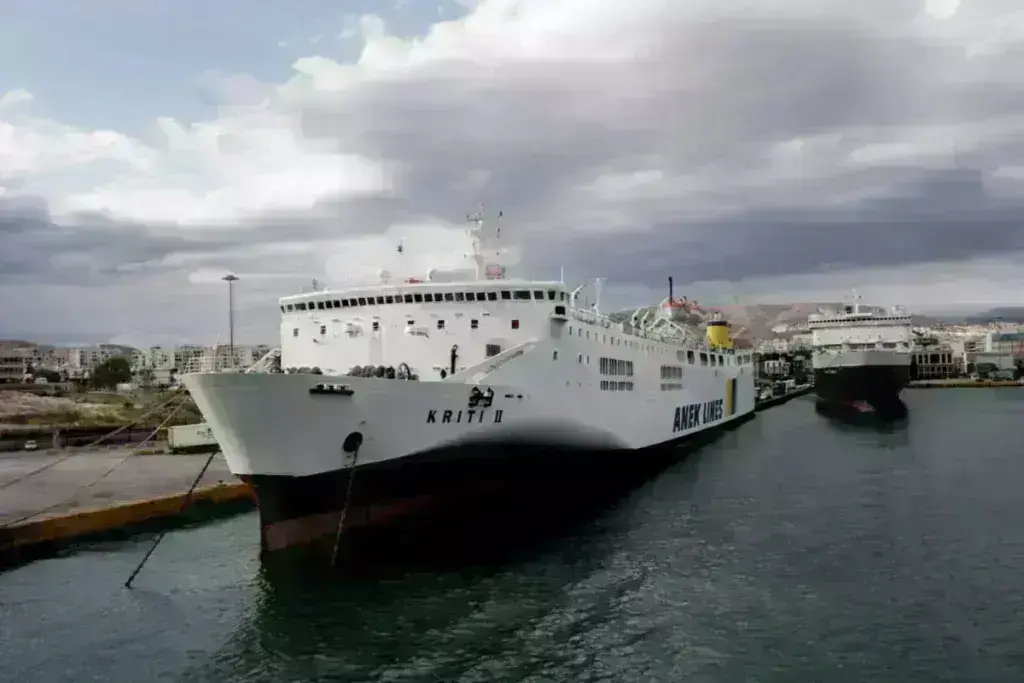 Συναγερμός στο «Κρήτη ΙΙ»: Απαγόρευση απόπλου λόγω βλάβης στην ηλεκτρομηχανή του πλοίου
