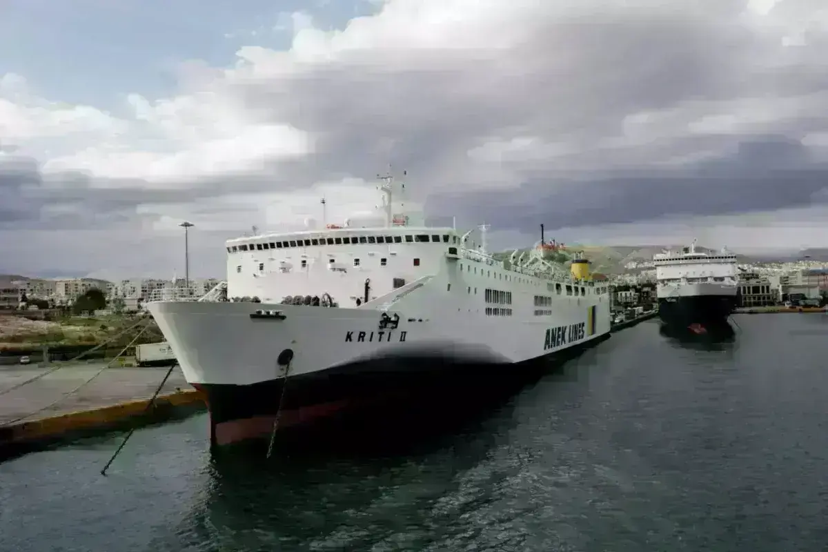 Συναγερμός στο «Κρήτη ΙΙ»: Απαγόρευση απόπλου λόγω βλάβης στην ηλεκτρομηχανή του πλοίου