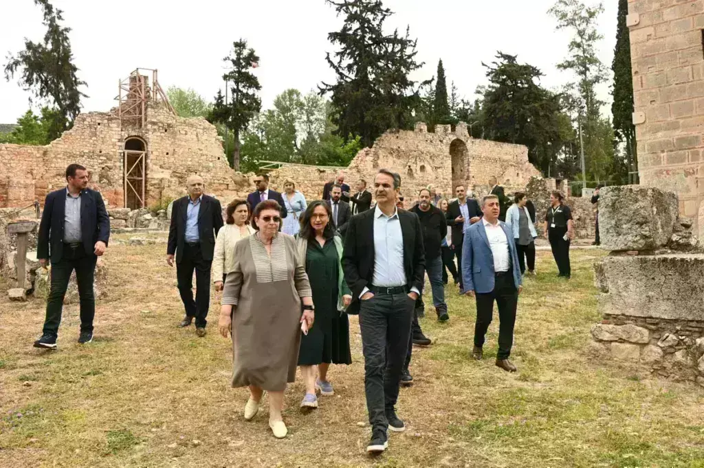 Στη Μονή Δαφνίου ο Κυριάκος Μητσοτάκης