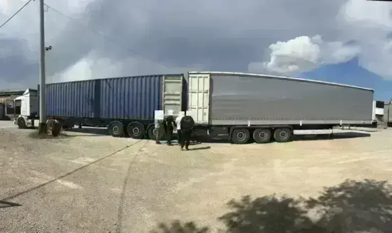 Ασπρόπυργος: Κατασχέθηκαν 640.000 πακέτα λαθραία τσιγάρα- Ξεπερνούν τα 2,5 εκατομμύρια ευρώ [εικόνες]