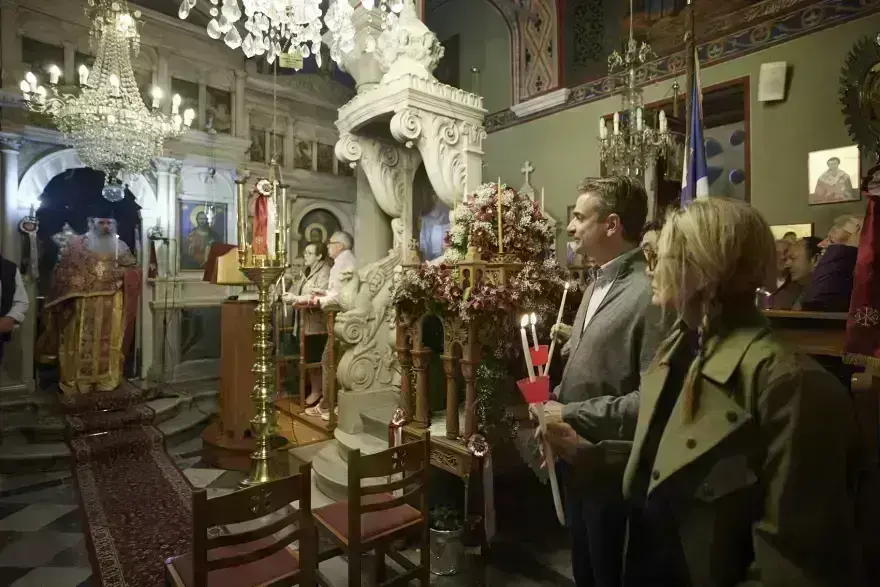 Ανάσταση στην Τήνο έκανε ο Κυριάκος Μητσοτάκης