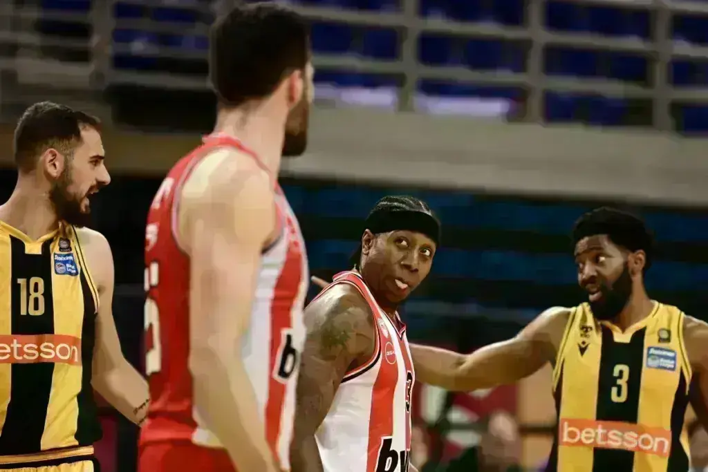 ΑΕΚ-Ολυμπιακός 68-100: Προπόνηση για τους ερυθρόλευκους, πρόκριση στα ημιτελικά και… Final Fou