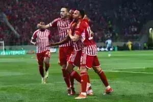 Ολυμπιακός-Άστον Βίλα 1-0: 45 λεπτά μακριά από το όνειρο οι ερυθρόλευκοι - Σκόραρε ο Ελ Κααμπί, σείεται το «Γ. Καραϊσκάκης» [βίντεο]