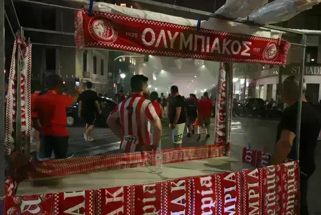 Ολυμπιακός: Αυτοί είναι οι δύο ύμνοι του – Ποιοι τους τραγουδάνε