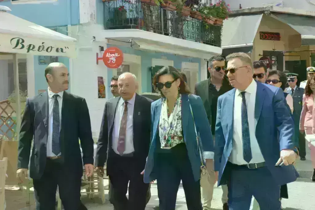 Κεφαλογιάννη σε Λευκάδα και Μεγανήσι: Στο επίκεντρο η νέα στρατηγική του υπ. Τουρισμού για μια βιώσι