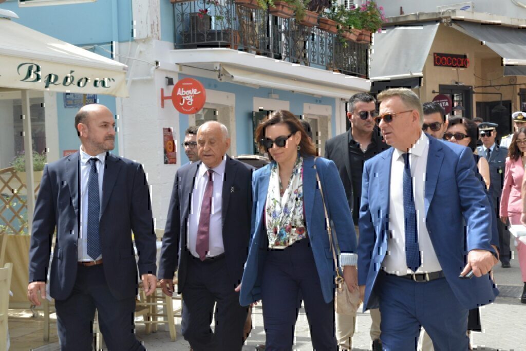 Κεφαλογιάννη σε Λευκάδα και Μεγανήσι: Στο επίκεντρο η νέα στρατηγική του υπ. Τουρισμού για μια βιώσιμη τουριστική ανάπτυξη