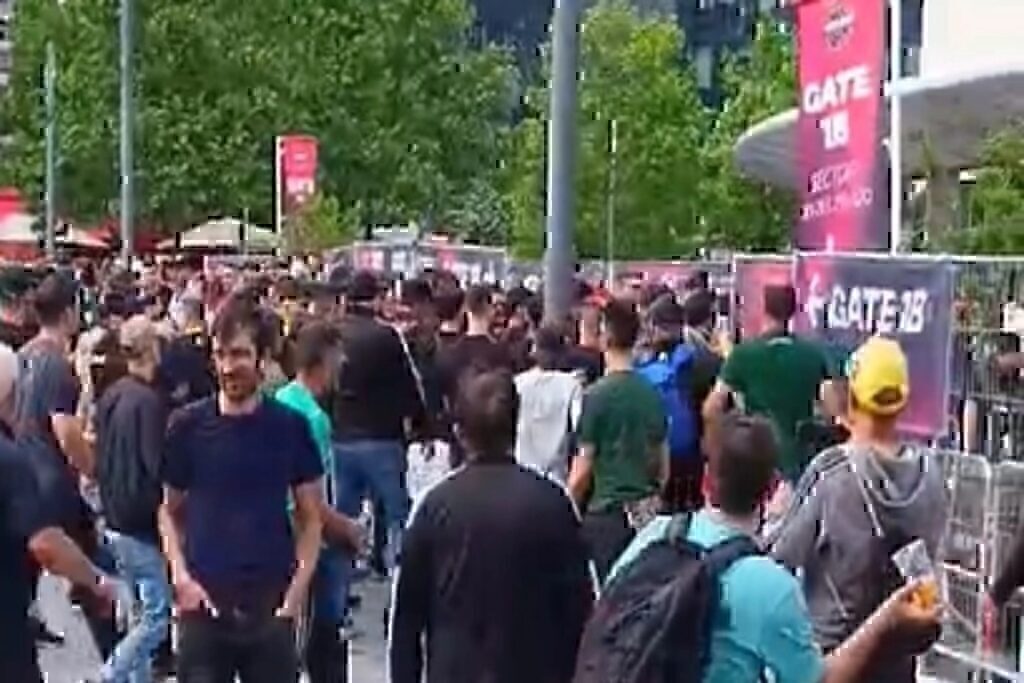 Φάιναλ Φορ: Οι Τούρκοι αμαύρωσαν την γιορτή – Τραυματίστηκαν οπαδοί του Παναθηναϊκού, χτυπήθηκε φίλος του Ολυμπιακού, ποδοπατήθηκε γυναίκα σεκιούριτι