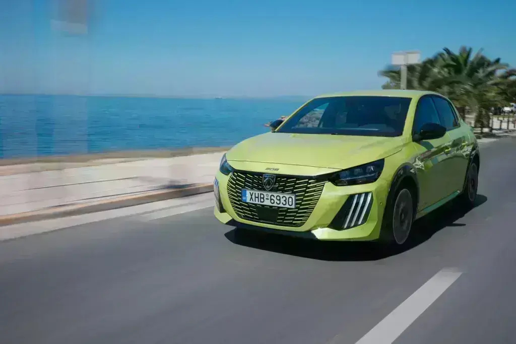 Δοκιμάζουμε το υβριδικό Peugeot 208 με τους 100 ίππους
