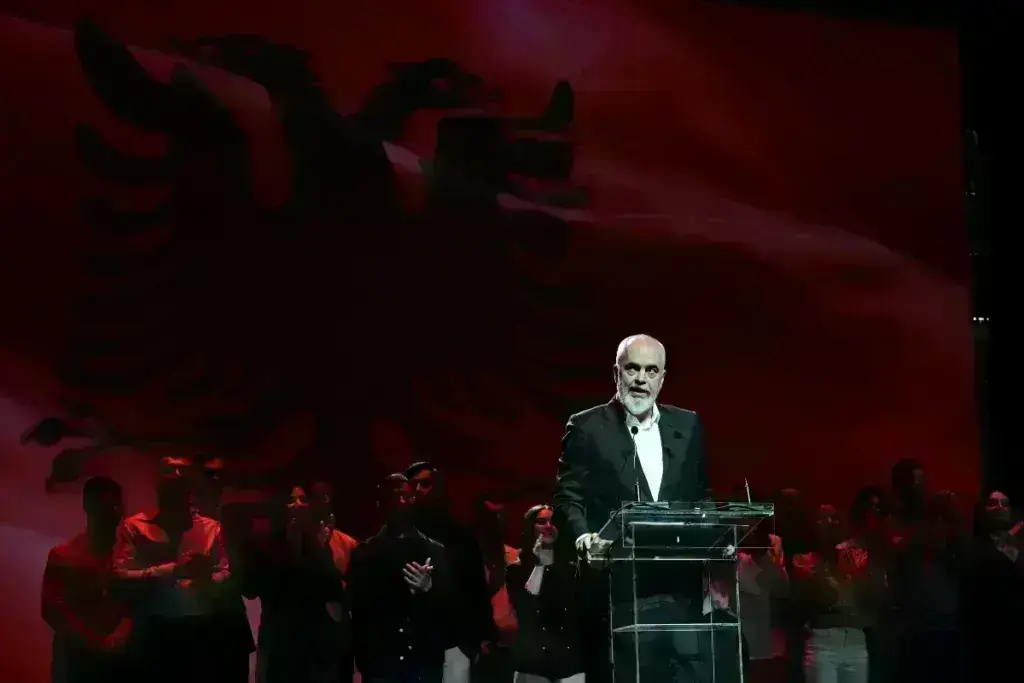 Έντι Ράμα στο Γαλάτσι: Παραλήρημα ασέβειας προς την Ελλάδα και την ιστορία της από τον Αλβανό πρωθυπουργό – Ο Μπελέρης, η Μπουμπουλίνα και οι Τσάμηδες