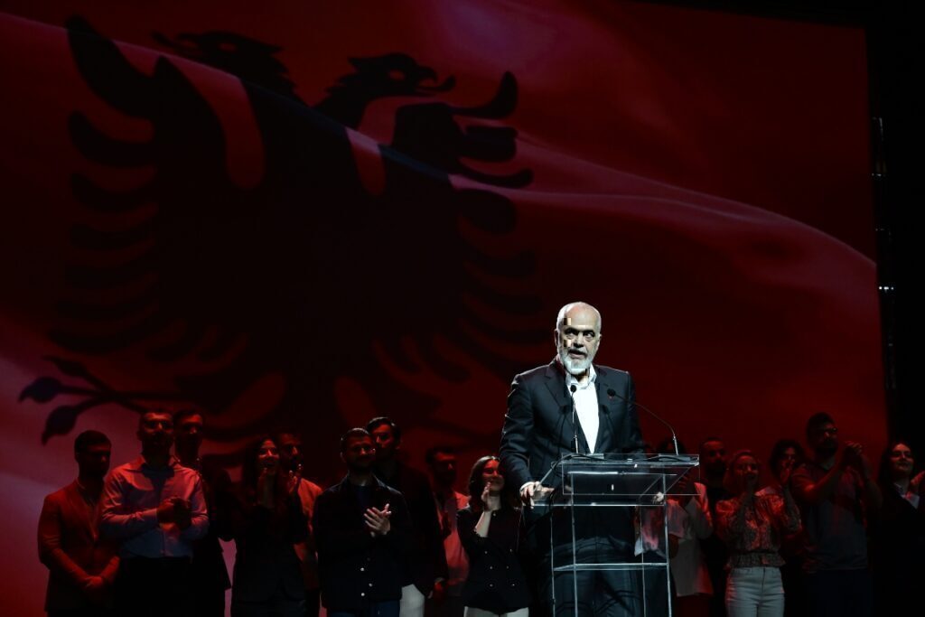 Έντι Ράμα στο Γαλάτσι: Παραλήρημα ασέβειας προς την Ελλάδα και την ιστορία της από τον Αλβανό πρωθυπουργό – Ο Μπελέρης, η Μπουμπουλίνα και οι Τσάμηδες