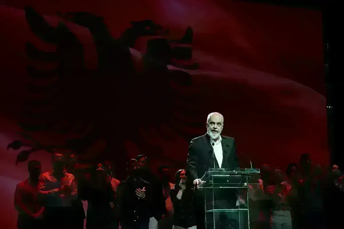 Έντι Ράμα στο Γαλάτσι: Παραλήρημα ασέβειας προς την Ελλάδα και την ιστορία της από τον Αλβανό πρωθυπουργό – Ο Μπελέρης, η Μπουμπουλίνα και οι Τσάμηδες