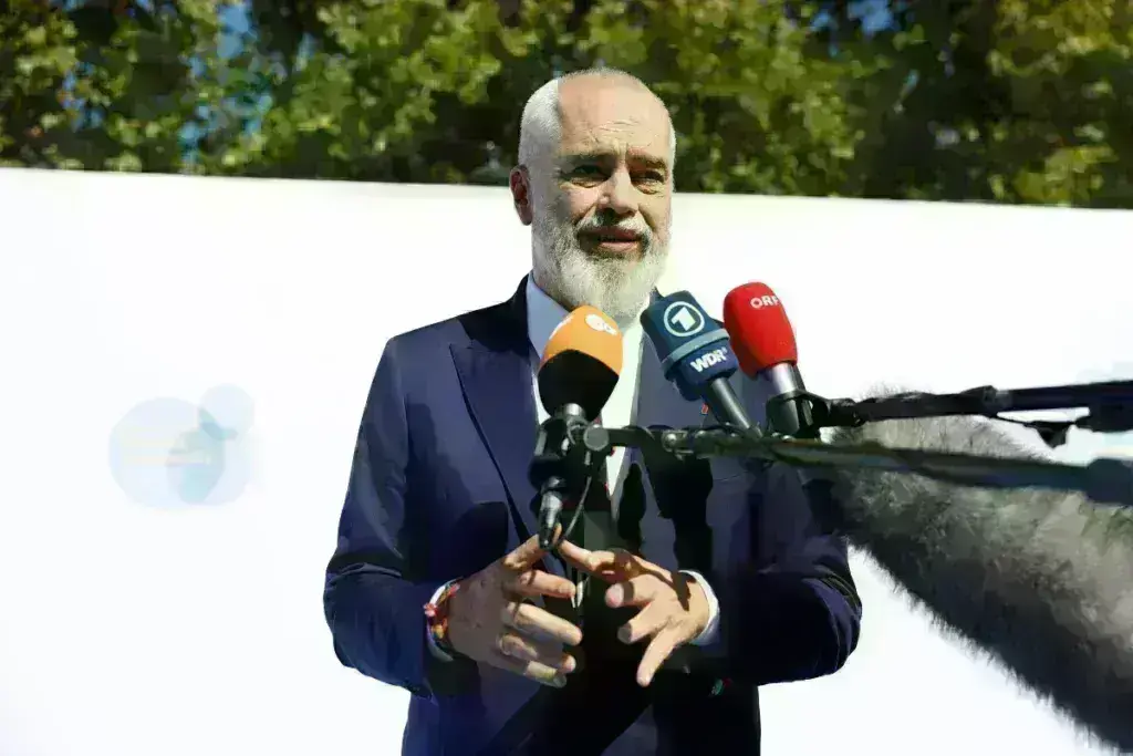 Αλβανία: «Πυρά» αντιπολίτευσης- «H συγκέντρωση Ράμα στην Αθήνα ήταν μια ακριβή εκδρομή»