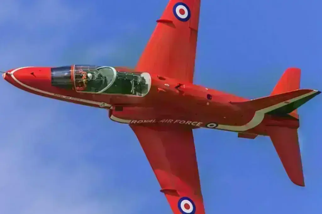 Red Arrows: Θα σκεπάσουν τον ουρανό του Φλοίσβου – Το βρετανικό ακροβατικό σμήνος στις εκδηλώσεις για την 83η επέτειο της Μάχης της Κρήτης